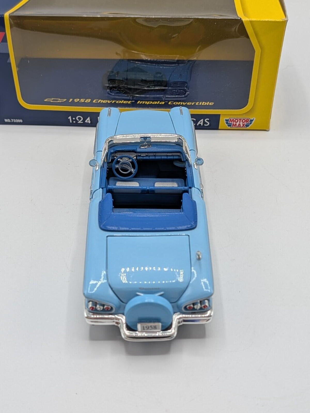 Motor Max 1958 Chevrolet Impala Convertible Light Blue 1:24 Die-Cast 73200