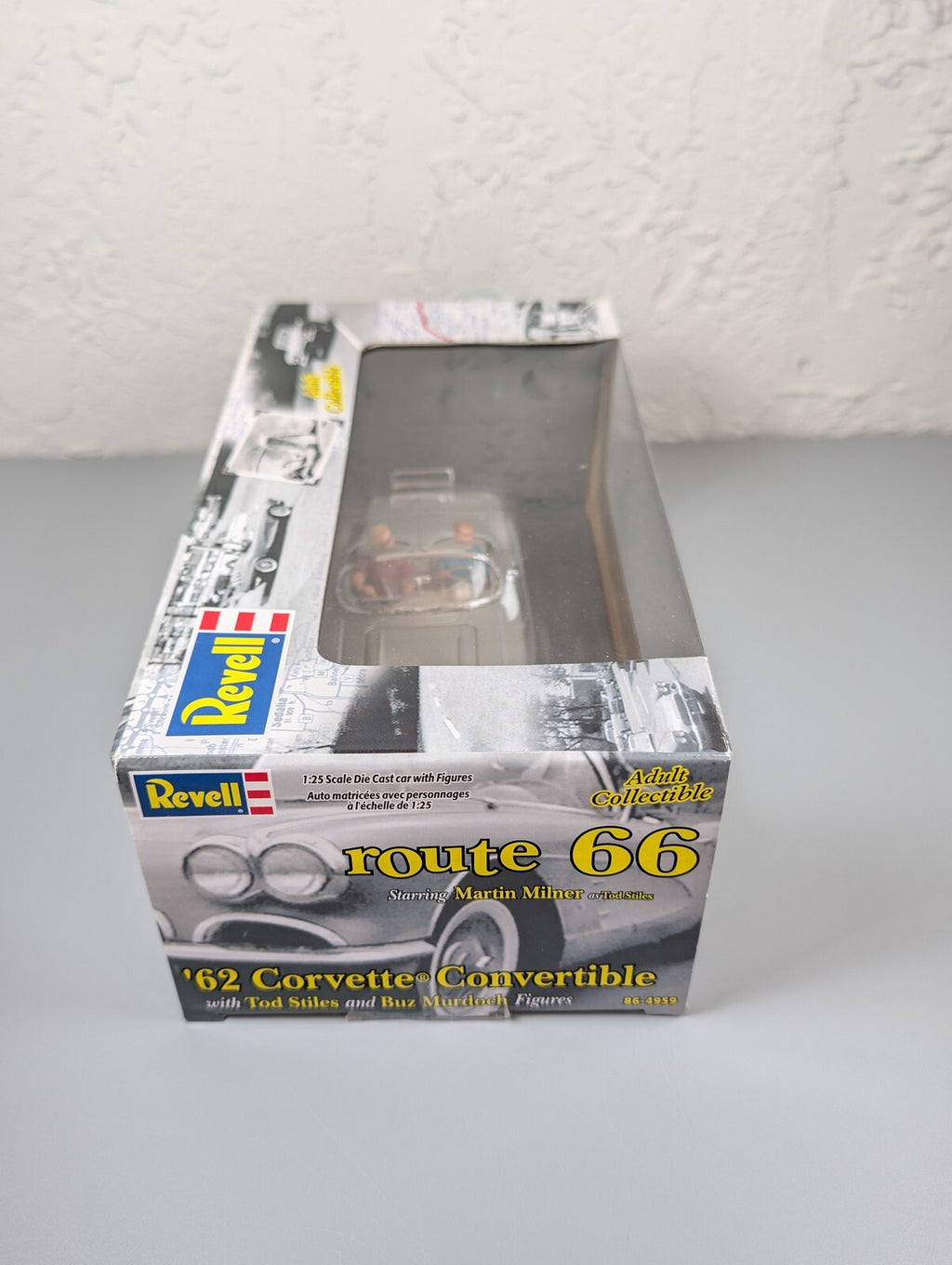 Revell Route 66 '62 Corvette Convertible 1:25 Diecast Figures New Box