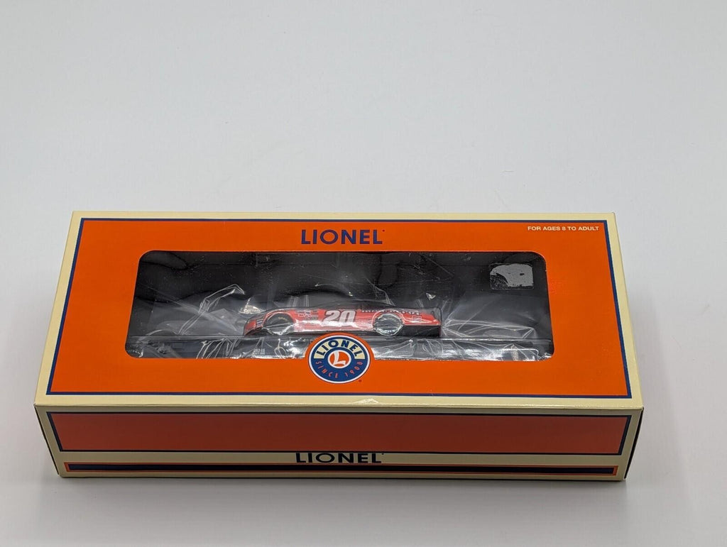 Lionel 6-26345 Tony Stewart NASCAR Flatcar w/ Removable #20 Stock Car O-Gauge LN