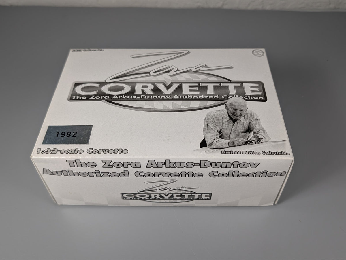 1982 Chevrolet Corvette Collector Edition 1:32 Zora Arkus-Duntov Diecast