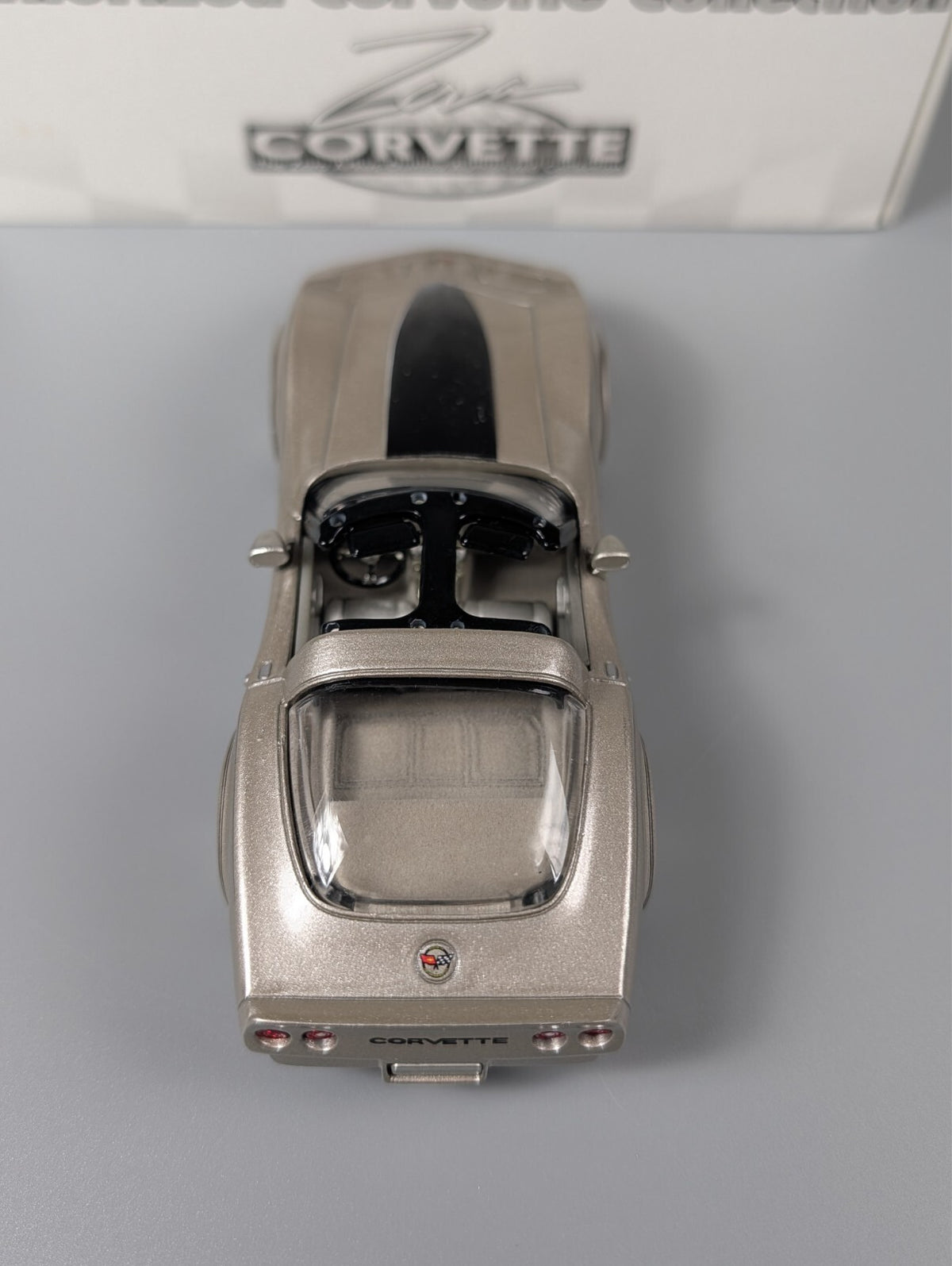 1982 Chevrolet Corvette Collector Edition 1:32 Zora Arkus-Duntov Diecast