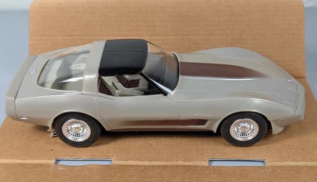 AMT ERTL 1982 Chevrolet Corvette Collectors Edition Promo 1:25 8157EO