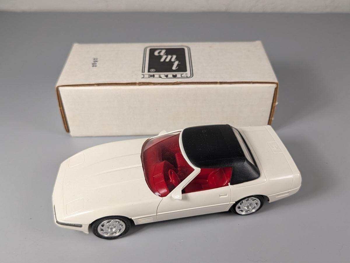 AMT Ertl 1992 Corvette Convertible 1 Millionth Promo 1:25 White Red Boxed #6702