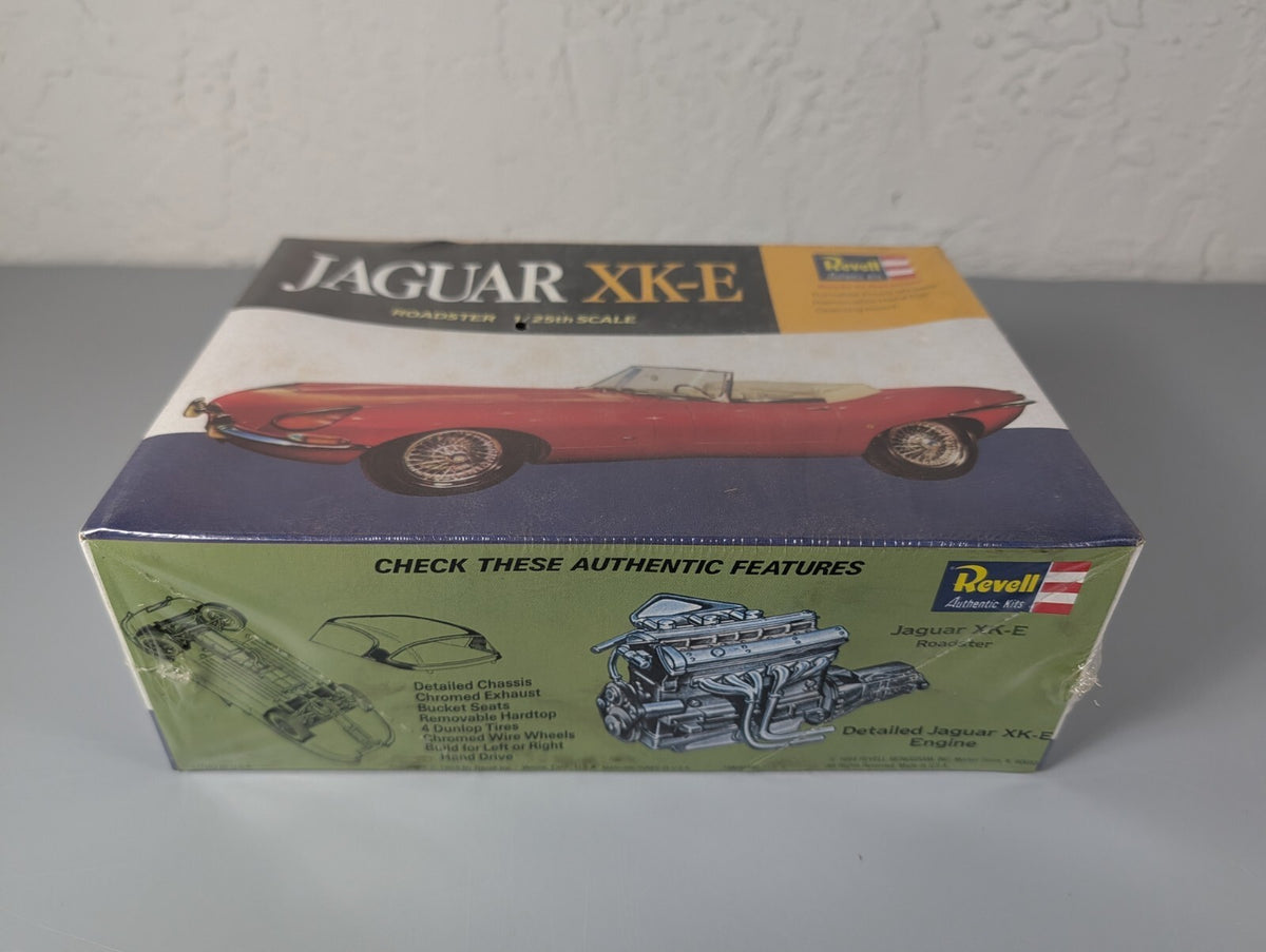 Revell Jaguar XK-E Roadster 1/25 Scale Model Kit Unbuilt Authentic Kits  Sealed