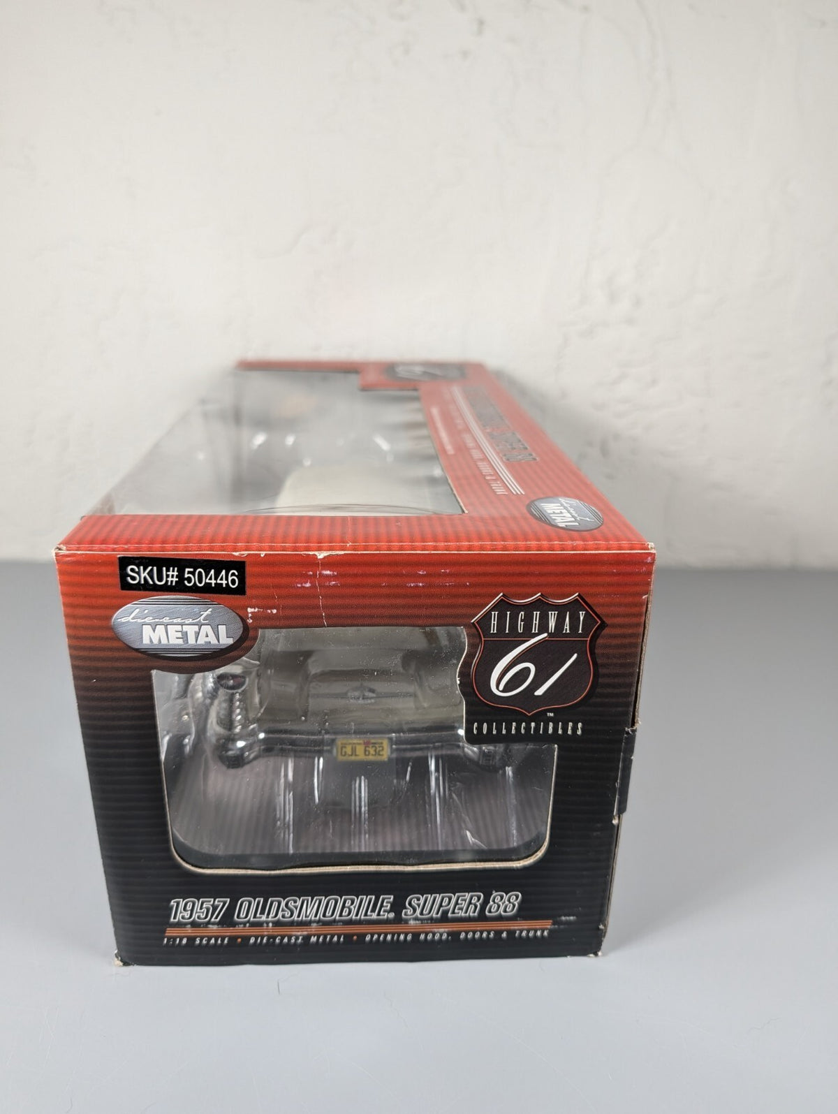 Highway 61 1957 Oldsmobile Super 88 1:18 Diecast Rose/Cream #50446 NIB