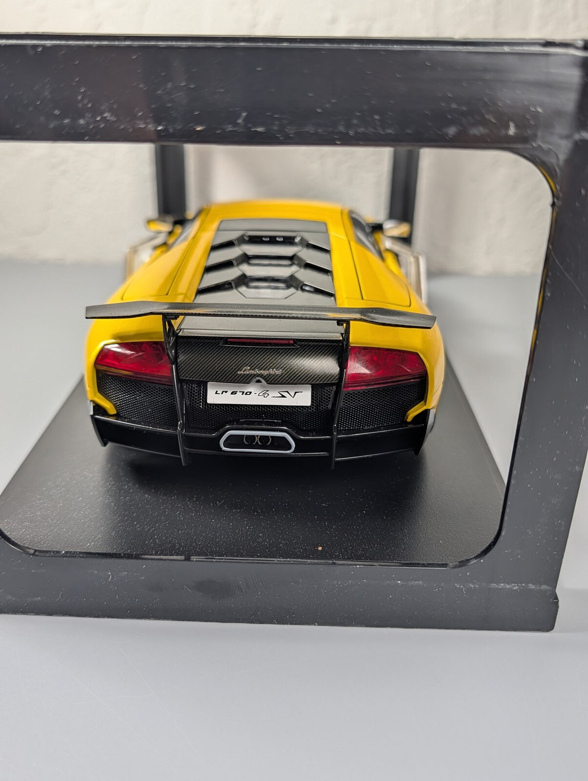 AutoArt 1:18 Lamborghini Murcielago LP670-4 SV Orion Yellow 74616 Diecast