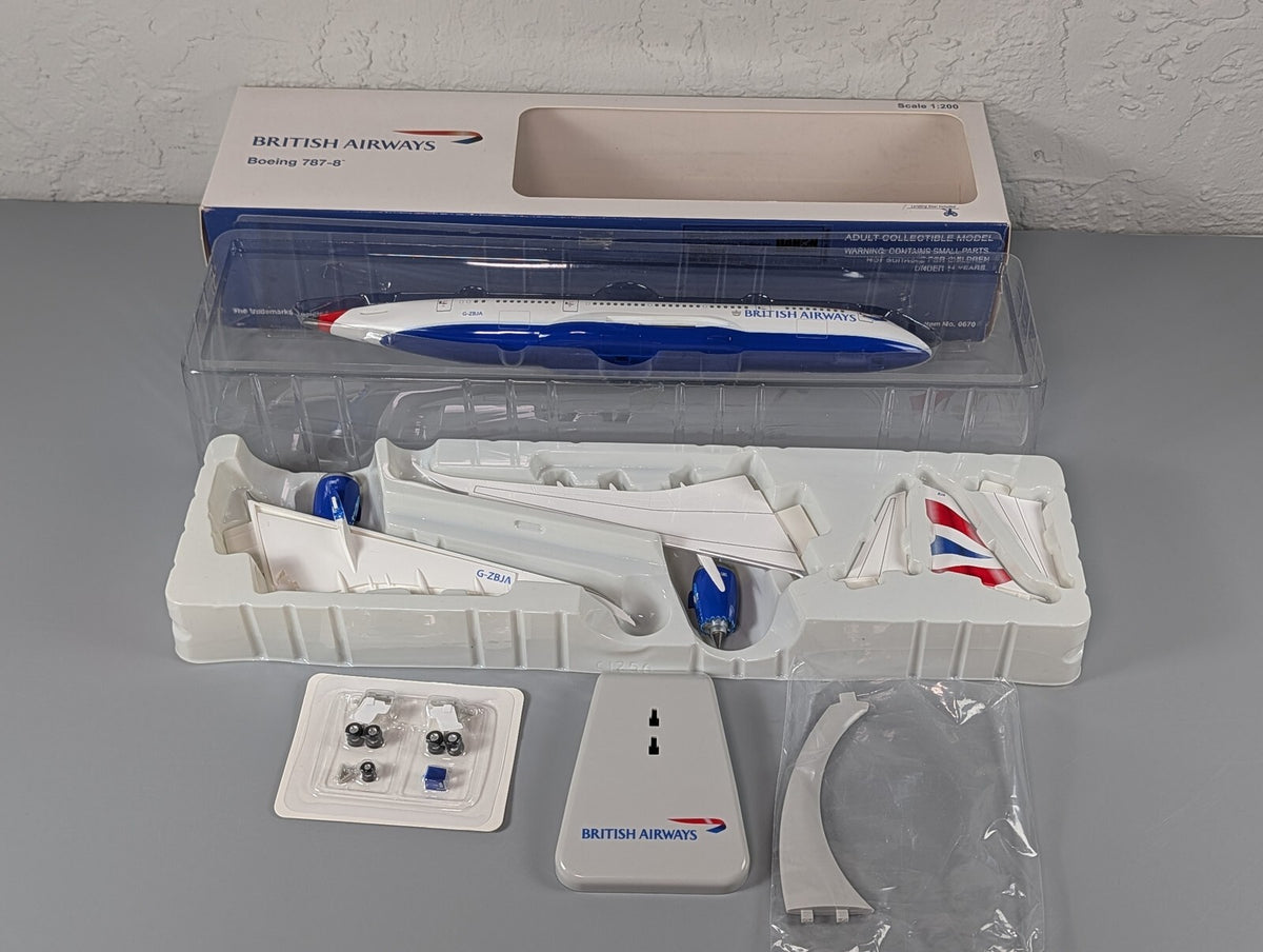 Hogan 1:200 Boeing 787-8 British Airways Snap Fit Model 0670 G-ZBJA w/ Stand