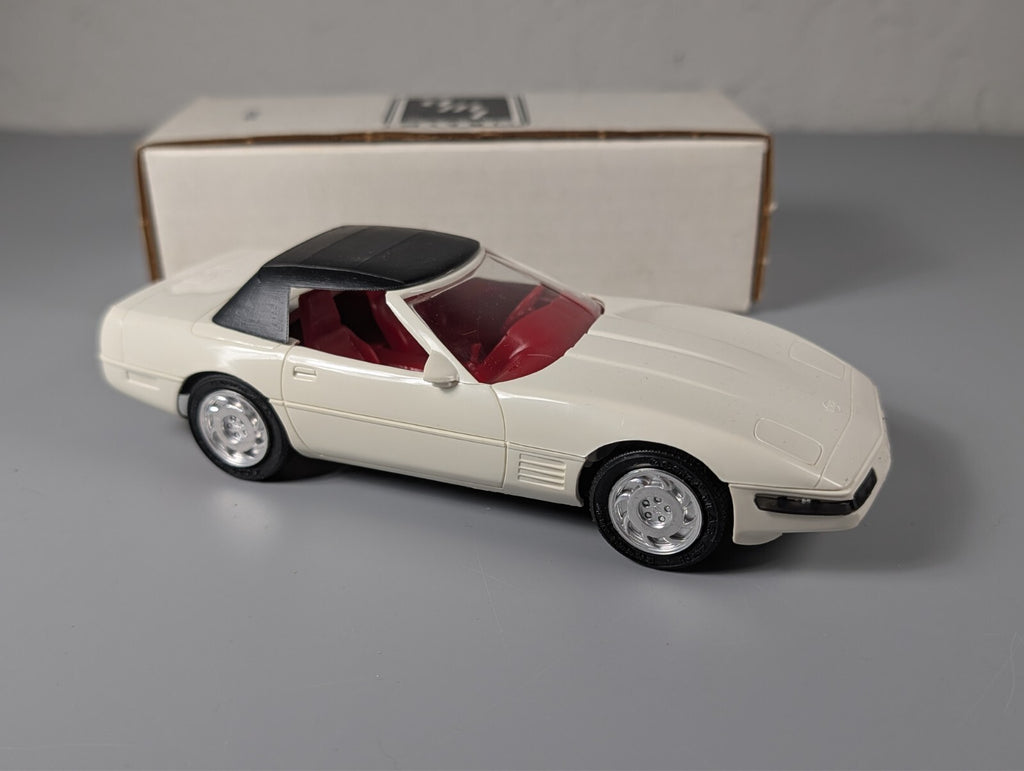 AMT Ertl 1992 Corvette Convertible 1 Millionth Promo 1:25 White Red Boxed #6702