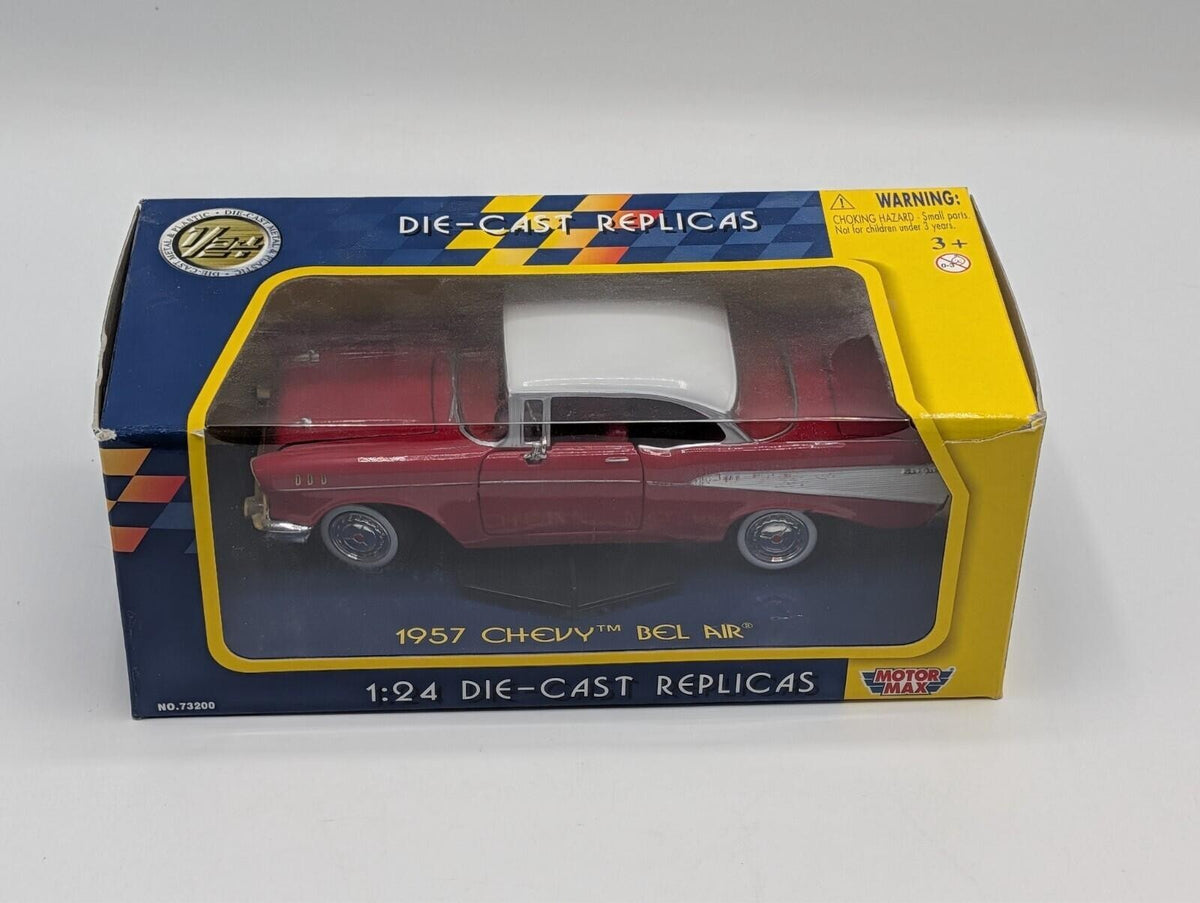 MotorMax 1957 Chevy Bel Air 1:24 Diecast Red/White 73200 Opening Hood/Doors