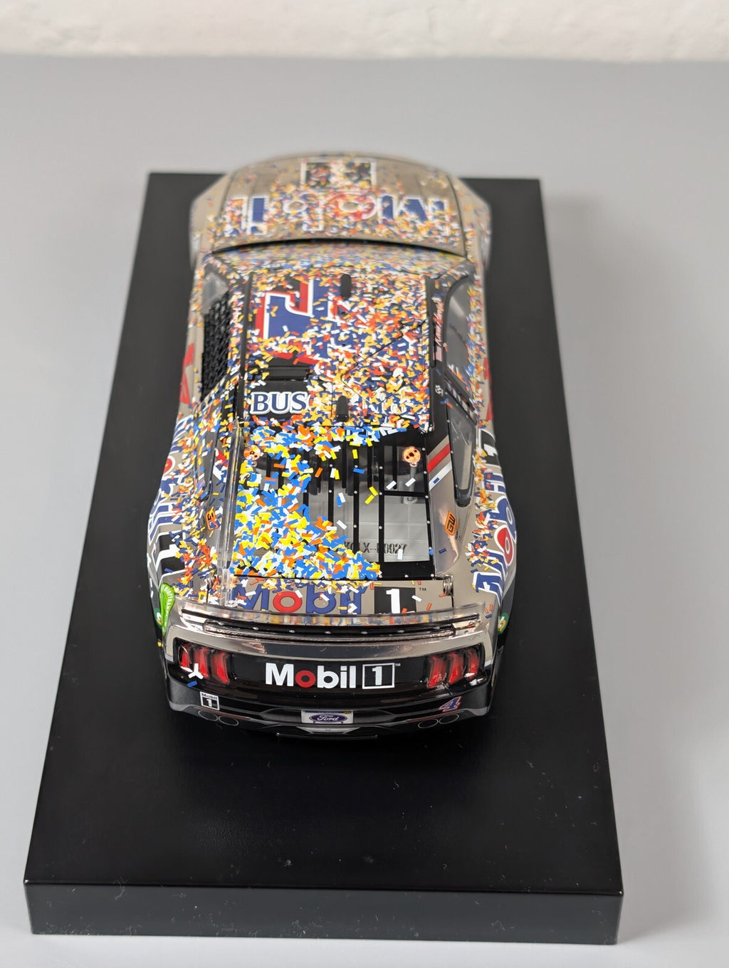 Kevin Harvick #4 Mobil 1 Richmond Win 2022 Mustang Elite Chrome 1:24 DIN 27/57