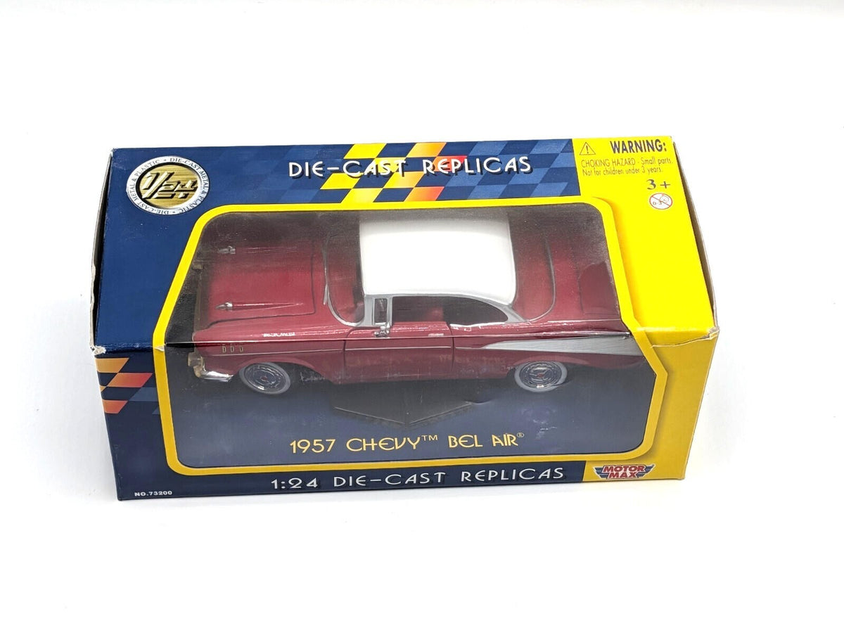 MotorMax 1957 Chevy Bel Air 1:24 Diecast Red/White 73200 Opening Hood/Doors