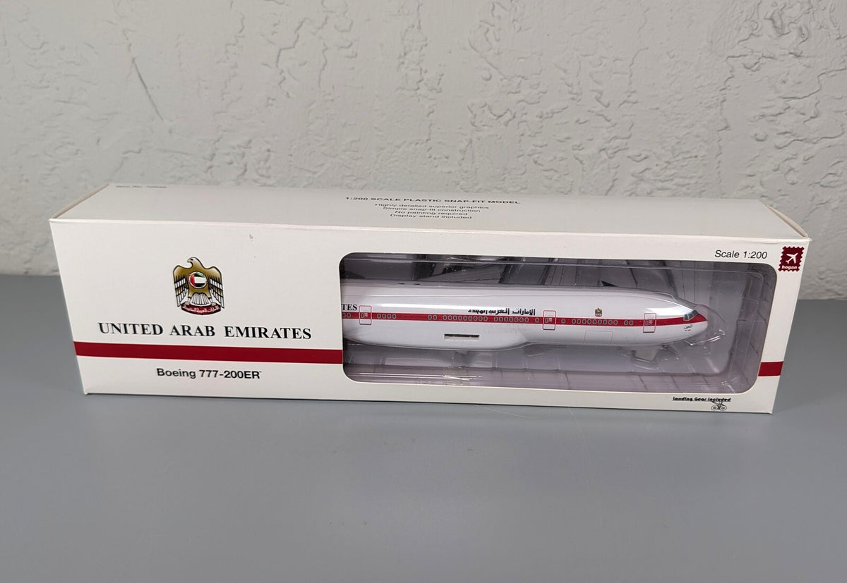Hogan 1:200 Boeing 777-200ER United Arab Emirates Snap Fit Model 10949 w/ Stand