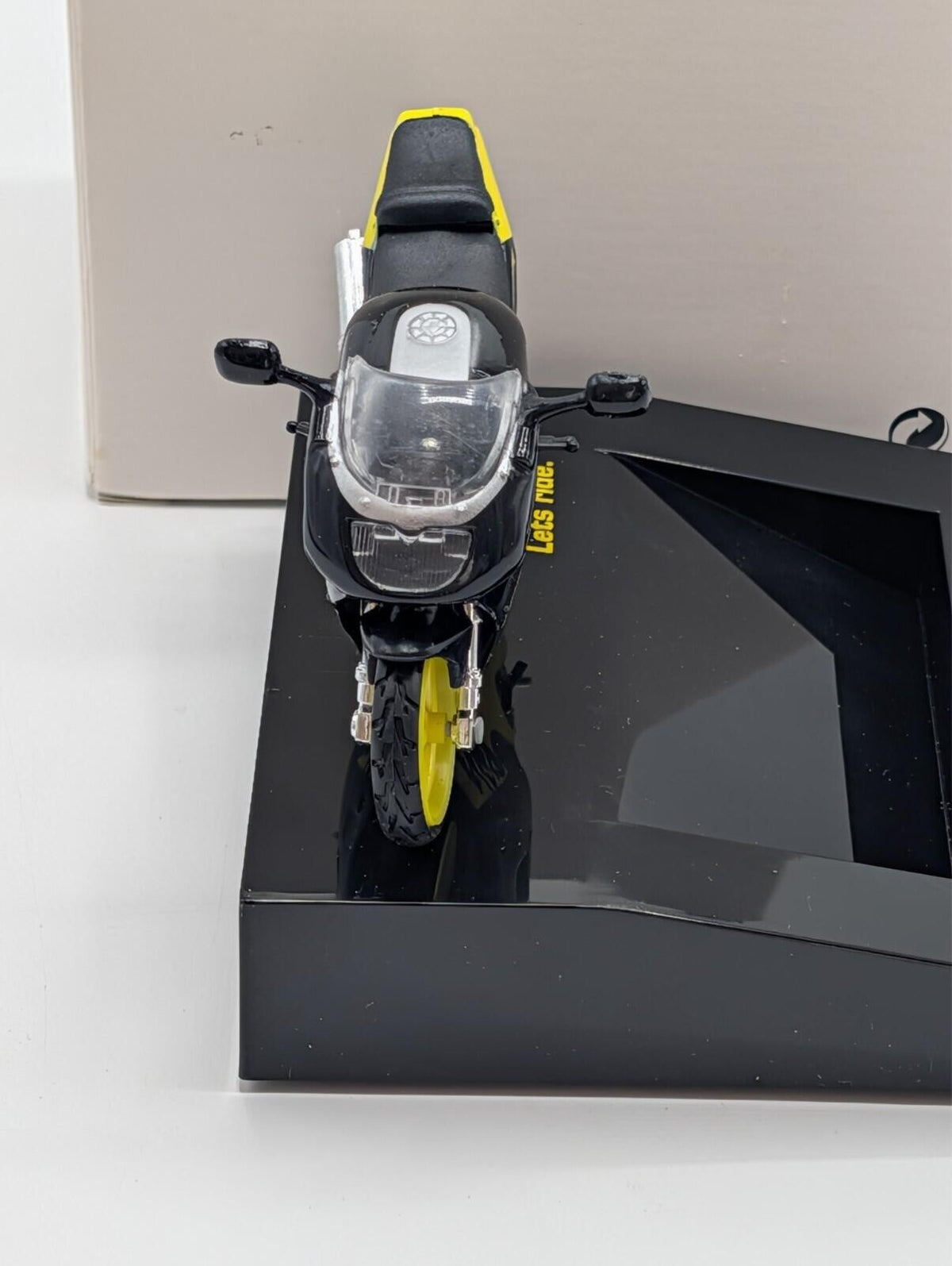 GEICO Motorcycle Promotional Sport Bike Diecast - Black & Yellow 250P FRC