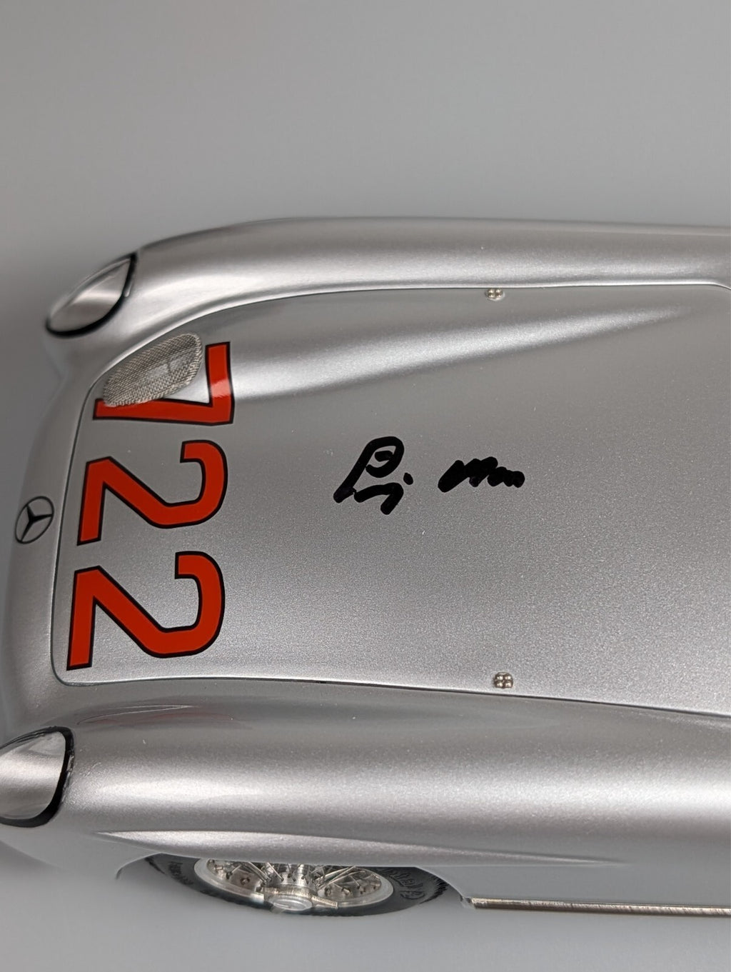 CMC 1:18 Mercedes-Benz 300 SLR 722 Signed Stirling Moss Mille Miglia  M-072 COA