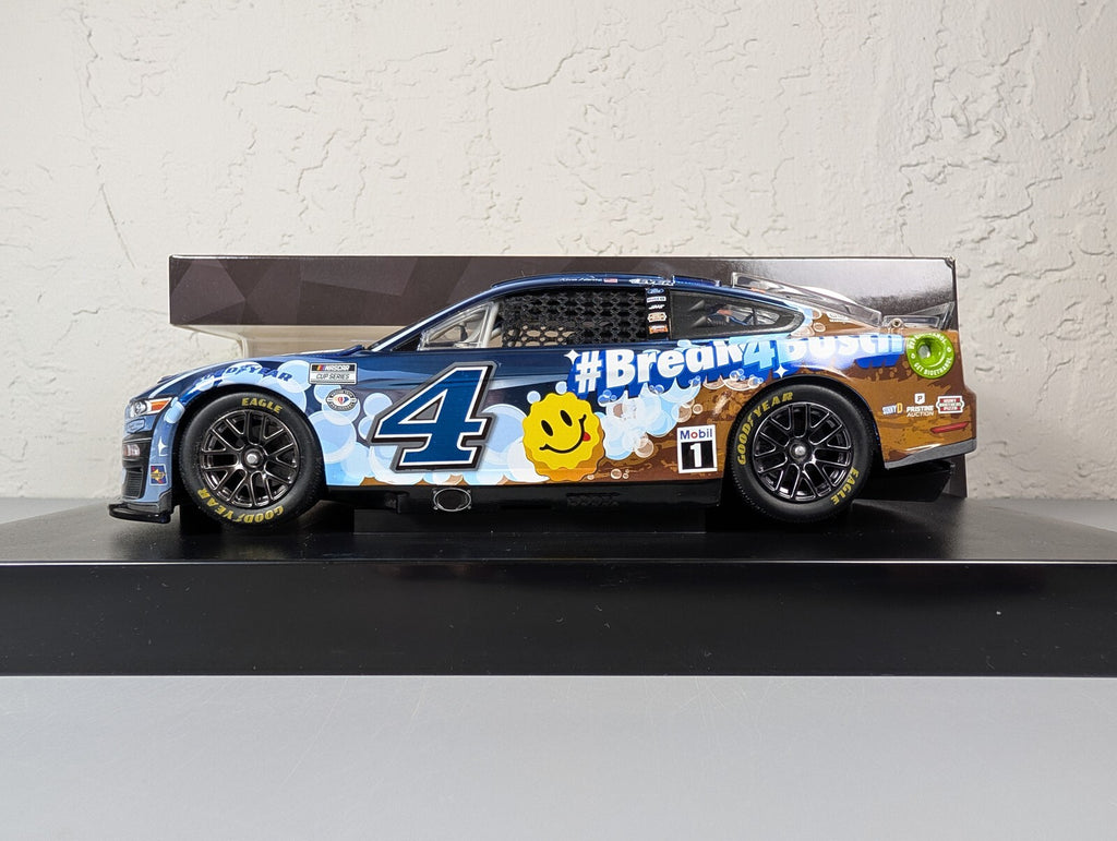 Kevin Harvick #4 Busch Light Dirt 2023 Mustang Elite Color Chrome 1:24 DIN 12/24