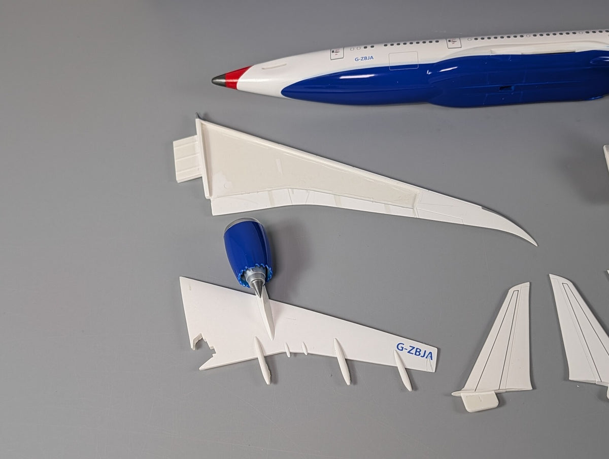 Hogan 1:200 Boeing 787-8 British Airways Snap Fit Model 0670 G-ZBJA w/ Stand