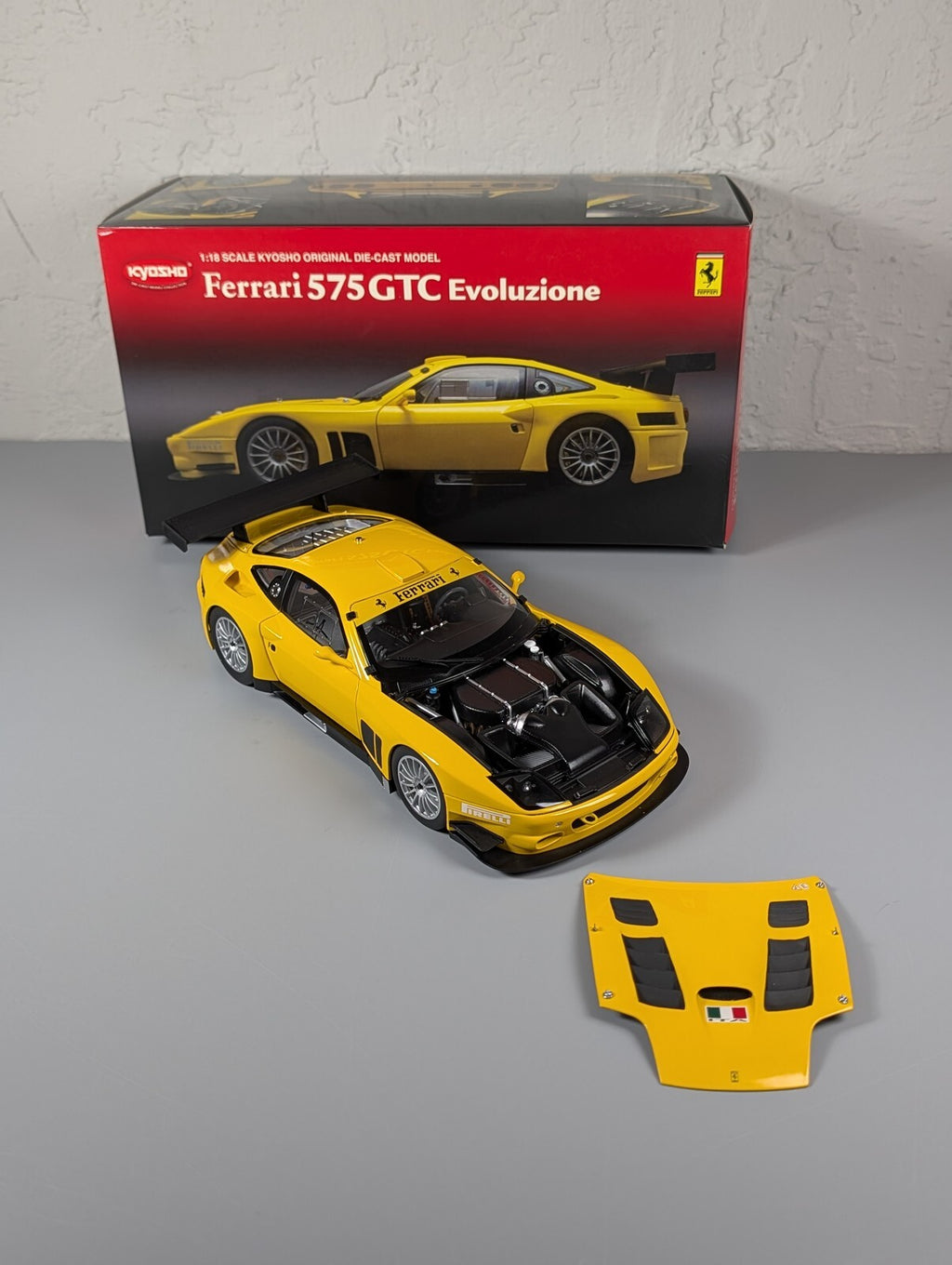Kyosho 1:18 Ferrari 575 GTC Evoluzione Yellow 08392C Diecast Race Car with Box