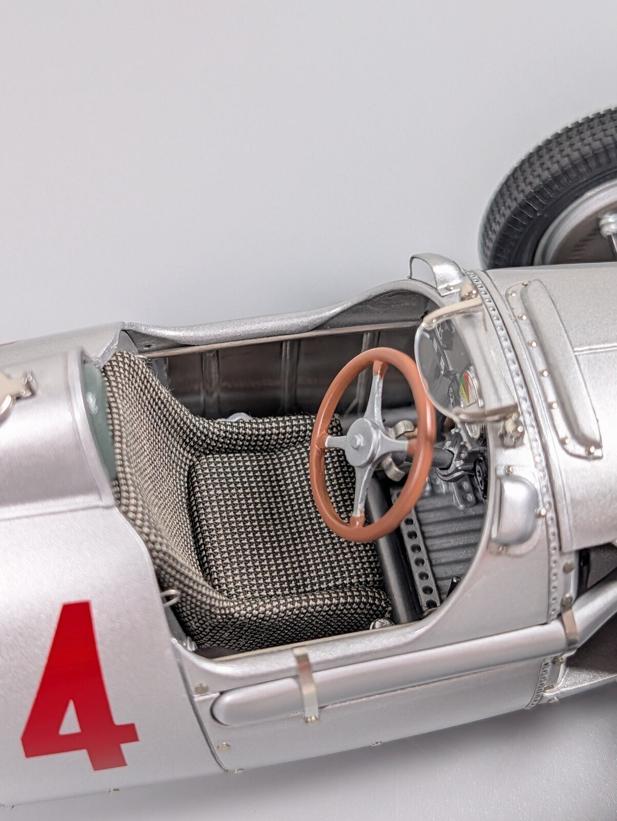 CMC M-073 Auto Union Type C 1936 Sieger GP Deutschland Rosemeyer #4 1:18 Mint LE