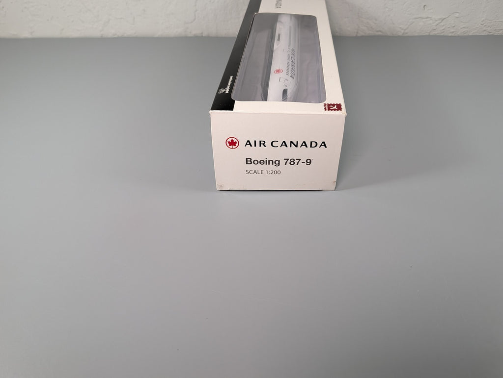 Hogan 1:200 Boeing 787-9 Air Canada Snap Together Model 10246 On Ground Gear