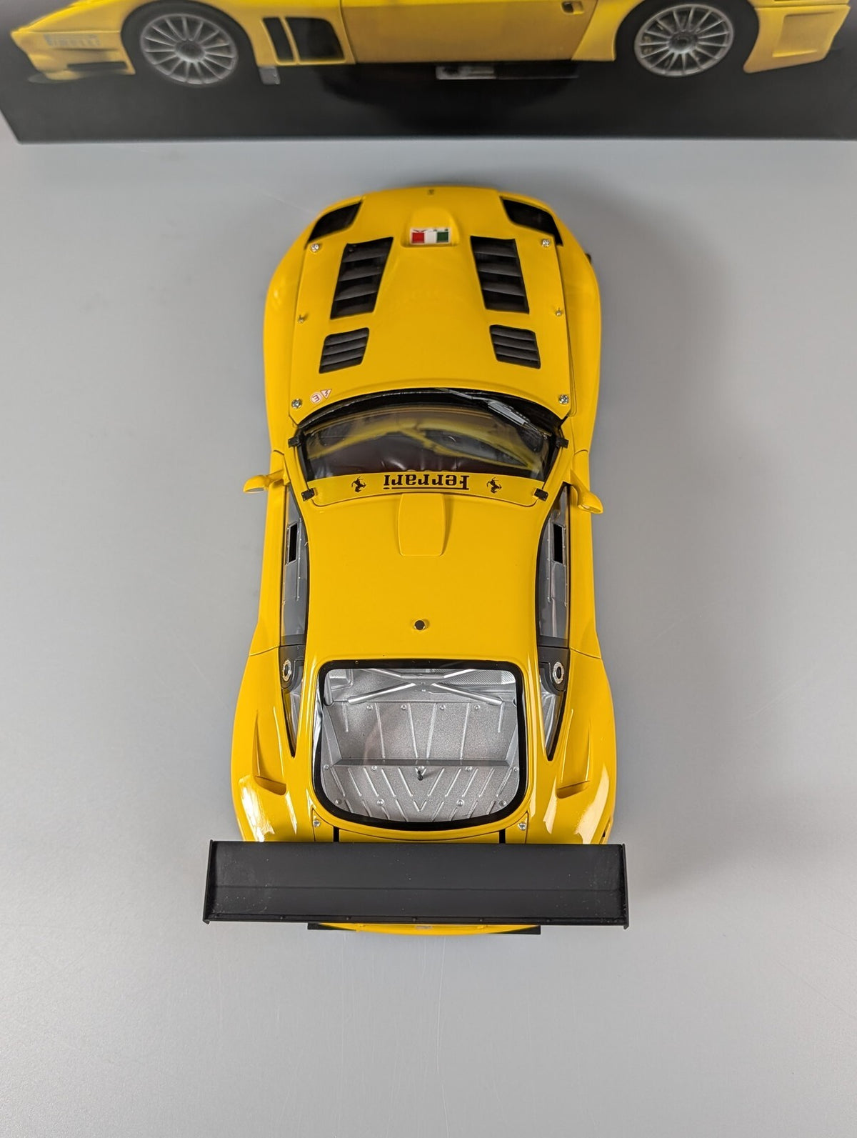 Kyosho 1:18 Ferrari 575 GTC Evoluzione Yellow 08392C Diecast Race Car with Box