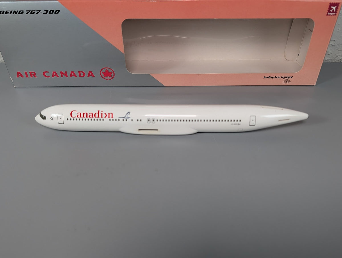 Hogan Wings 1:200 Air Canada Canadian Livery Boeing 767-300 Airliner w/ Stand