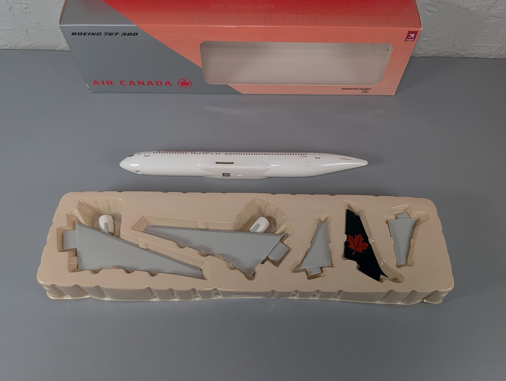 Hogan Wings 1:200 Air Canada Canadian Livery Boeing 767-300 Airliner w/ Stand