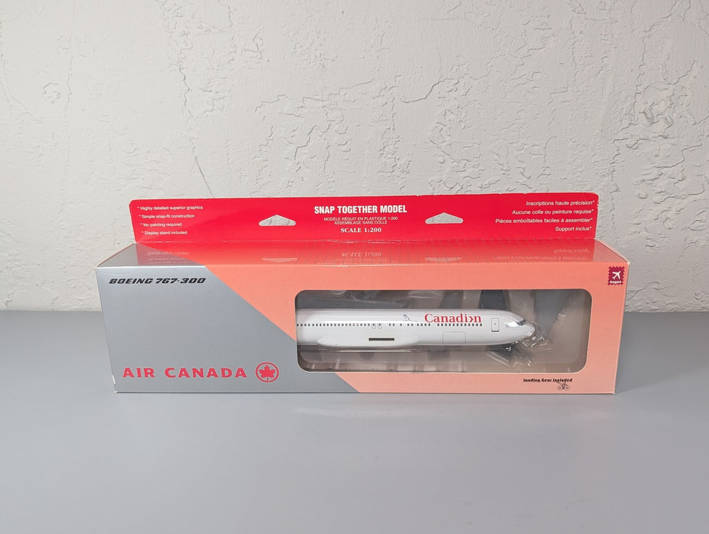 Hogan Wings 1:200 Air Canada Canadian Livery Boeing 767-300 Airliner w/ Stand