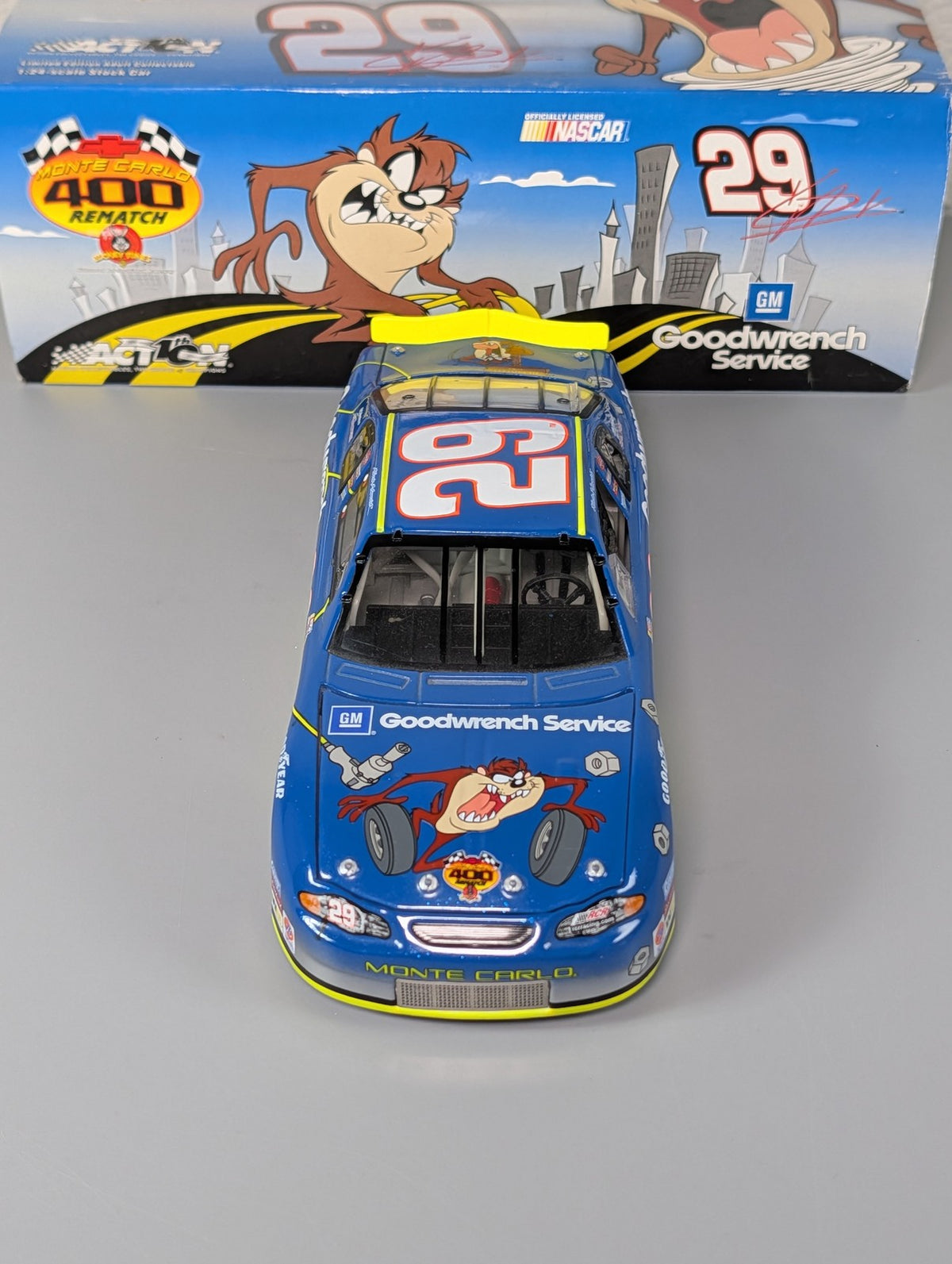 Kevin Harvick #29 Goodwrench Looney Tunes Rematch 2002 Monte Carlo NASCAR 1:24