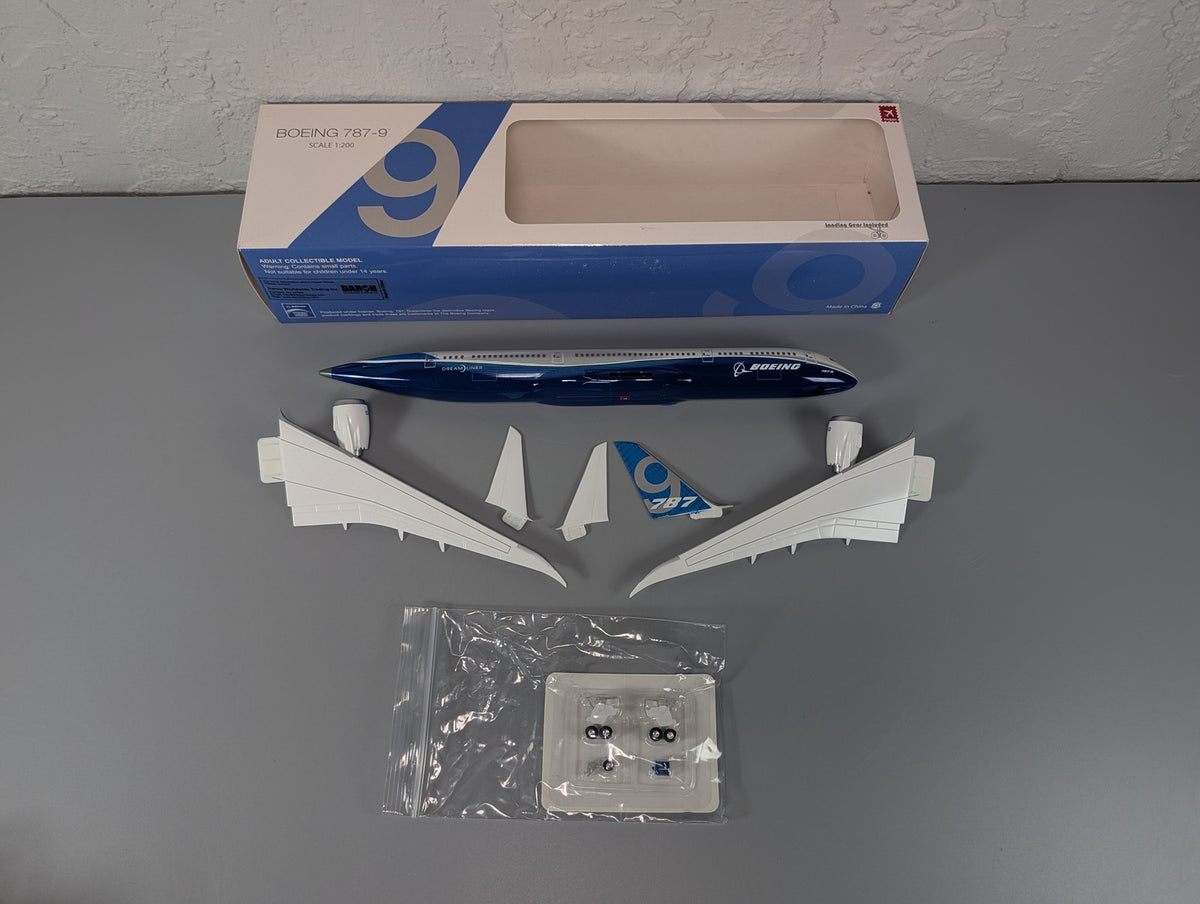 Hogan Wings Boeing 787-9 1:200 Snap-Fit Aircraft Model Inflight 4326 Boxed