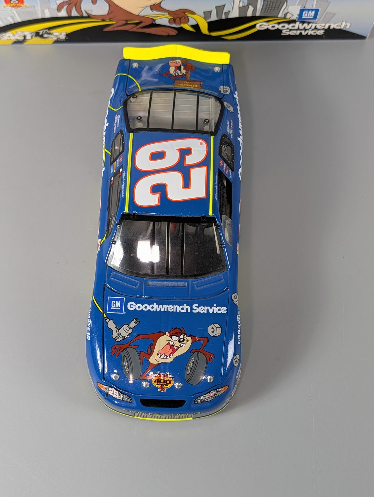 Kevin Harvick #29 Goodwrench Looney Tunes Rematch 2002 Monte Carlo NASCAR 1:24