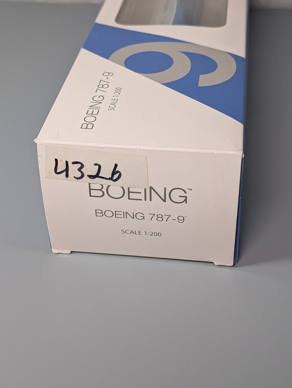 Hogan Wings Boeing 787-9 1:200 Snap-Fit Aircraft Model Inflight 4326 Boxed